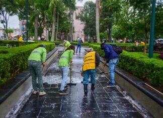 Realiza Ayuntamiento jornada de limpieza en el parque Juárez