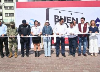 Paty Lobeira de Yunes y el presidente de CANACO, Edi Martínez, inauguran el “Buen Fin 2023”
