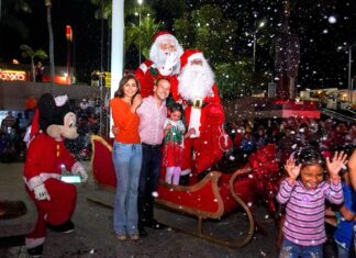 Enciende Alcalde JM Unánue el Árbol de Navidad en el “corazón” de Boca