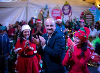 Recibe Ricardo Ahued Desfile Navideño de la Supervisión 48R de Preescolar