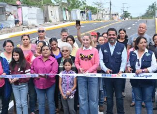 Inaugura Paty Lobeira de Yunes la obra de pavimentación en asfalto de la avenida Laguna Real