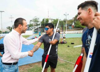 Respalda Alcalde JM Unánue a atletas con entrega de equipo y mejoras en la Unidad Deportiva “El Morro”