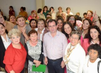 Mujeres apoyan a Pepe Yunes