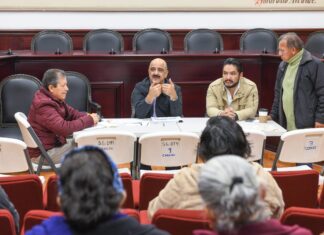 Atiende Ricardo Ahued a vecinos de la colonia Juárez