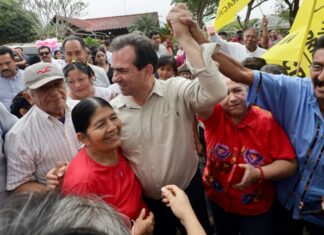 Los veracruzanos merecen un trato digno: Pepe Yunes