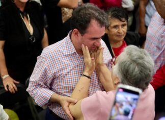 Coatzacoalcos sobrevive al abandono de un mal gobierno: Pepe Yunes