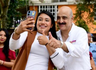 Entrega Ricardo Ahued más obras de pavimentación en la periferia de Xalapa