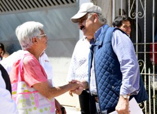 Entrega Ricardo Ahued más obras de pavimentación en la periferia de Xalapa