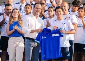Abandera Alcalde JM Unánue a la delegación deportiva municipal rumbo a los Juegos Estatales CONADE 2024
