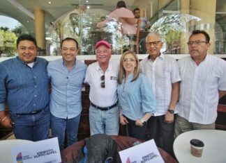 POR LA DEFENSA DE LA DEMOCRACIA!