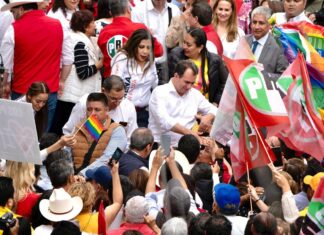 Pepe Yunes solicita Registro como candidato a la gubernatura