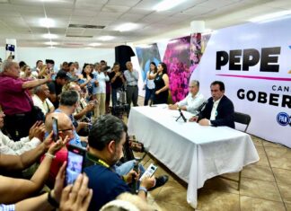 Presenta Pepe Yunes denuncias ante la FGR contra Rocío Nahle