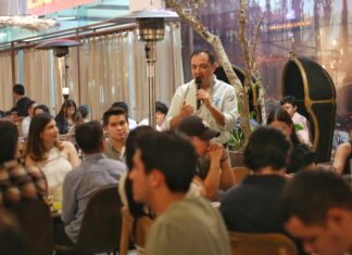 JÓVENES SE LA CANTAN A AMÉRICO!
