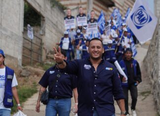 Sergio Hernández, candidato a diputado local por el distrito 10 de Xalapa recorrió la Colonia Casa Blanca