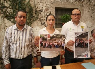 EN HORARIO LABORAL, EMPLEADOS HACEN PROSELITISMO PARA MORENA