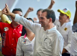 Con el compromiso de recuperar la grandeza de Veracruz, Xóchitl Gálvez y Pepe Yunes cierran campaña en Coatzacoalcos