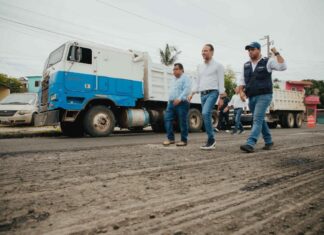 Supervisa alcalde JM Unánue pavimentación de la Avenida 15 en la Carranza