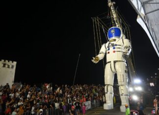 Wendy Guevara, Poncho De Nigris y Marcela Mistral en el Primer Gran Desfile del Carnaval 2024