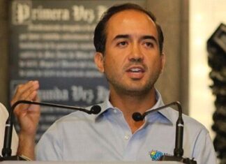 La persecución política continúa. No quieren que rinda protesta como diputado, les estorbo.
