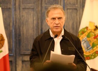 “Con valor y con las armas de la Ley nos defendemos de la persecución política”: Miguel Ángel Yunes Linares
