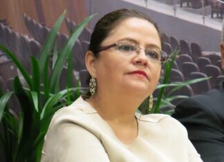 Titular del IPE está engañando a la gobernadora electa Rocío Nahle
