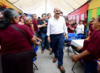 Entrega Ricardo Ahued obra de pavimentación en la Central de Abasto