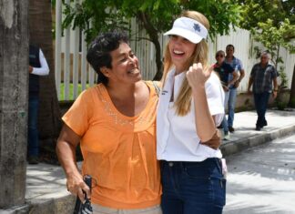 Supervisa Paty Lobeira la obra integral de pavimentación con concreto hidráulico en Circuito de la colonia Los Ríos