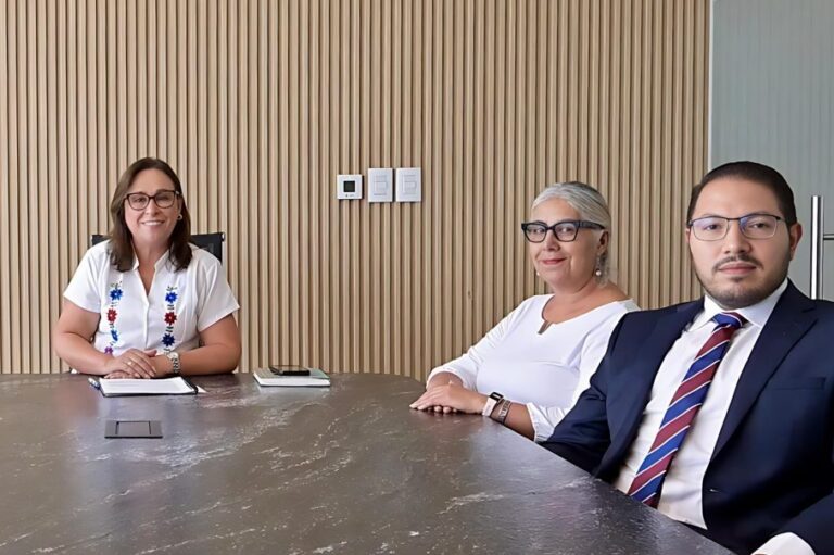 Como pago por operatividad electoral del alcalde de Tuxpan, a su hijo le dan cargo en INVIVIENDA Como pago por operatividad electoral del alcalde de Tuxpan, a su hijo le dan cargo en INVIVIENDA
