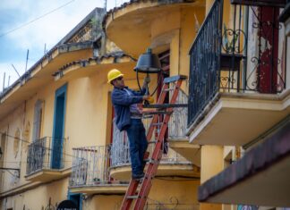 Continúa Ayuntamiento con proyecto de renovación del alumbrado público