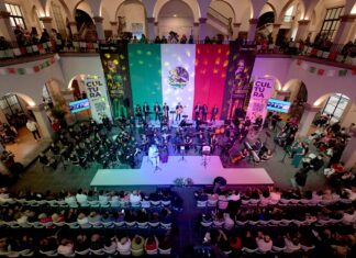 Noche de música y boleros en Palacio Municipal