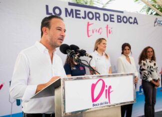 Alcalde JM Unánue, DIF de Boca del Río y Voluntariado entregan uniformes a boqueñitos de los CAIC y CADI