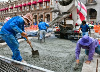 Inicia pavimentación en la calle Revolución