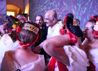 Ayuntamiento festeja 60 años del Conjunto Folklórico Veracruz