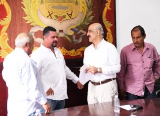 Recibe Ricardo Ahued a pescadores de Tamiahua