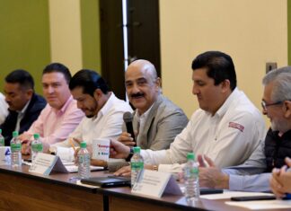 Asiste Ricardo Ahued a reunión con la Canaco Xalapa