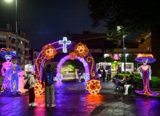 Enciende Ayuntamiento luminarias por Día de Muertos