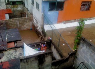 Vecinos de Infonavit Sumidero en Xalapa se oponen al Proyecto de Drenaje y Tubería de Agua Pluvial