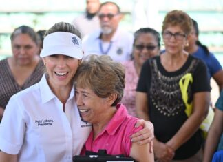 Realiza Paty Lobeira la entrega de despensas del Programa Alimentario Municipal a vecinos de Vista Mar
