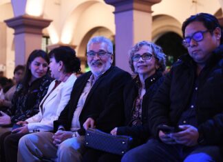 Asiste Alberto Islas a presentación de El Cascanueces