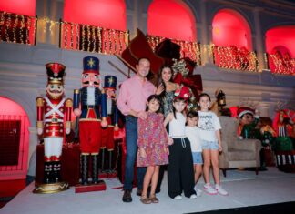 Alcalde JM Unánue enciende el Árbol de Navidad en el “corazón” de Boca