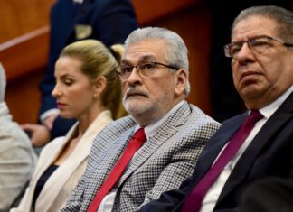Asiste Alberto Islas a informe de la magistrada Eva Barrientos