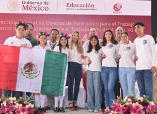 Reconoce alcaldesa Paty Lobeira a jóvenes veracruzanos destacados en la ciencia
