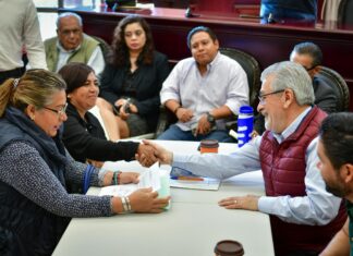 Brinda Alberto Islas atención directa a la población