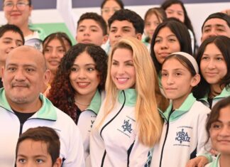 Alcaldesa Paty Lobeira abanderó a la delegación veracruzana rumbo a los Juegos CONADE 2025