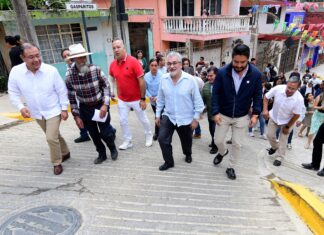 Entrega Alberto Islas obra de pavimentación