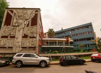 Cancelación de examen de titulación de alumno de la Facultad de Derecho apegado a la normatividad de la UV