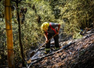 Controla PC Municipal incendio en zona de Los Lagos