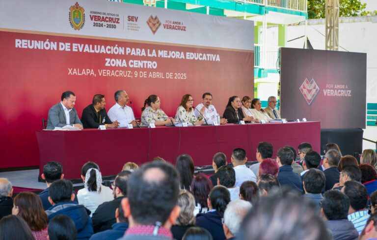 Asiste Alberto Islas a Reunión de evaluación para la mejora educativa Asiste Alberto Islas a Reunión de evaluación para la mejora educativa