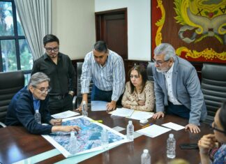 Atiende Alberto Islas a vecinos de Las Ánimas
