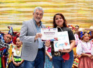 Gala Folklórica en Palacio Municipal